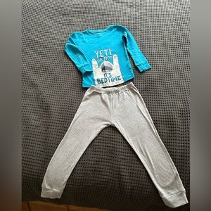 2 sets of Carters two-piece kids pajamas size 4T